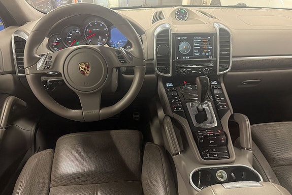 Porsche Cayenne Turbo 6 of 22
