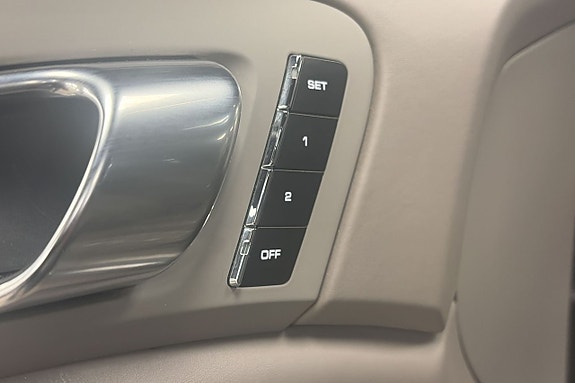 Porsche Cayenne Turbo 21 of 22