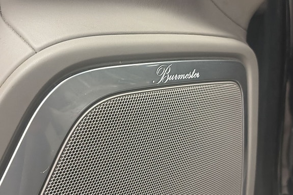 Porsche Cayenne Turbo 11 of 22
