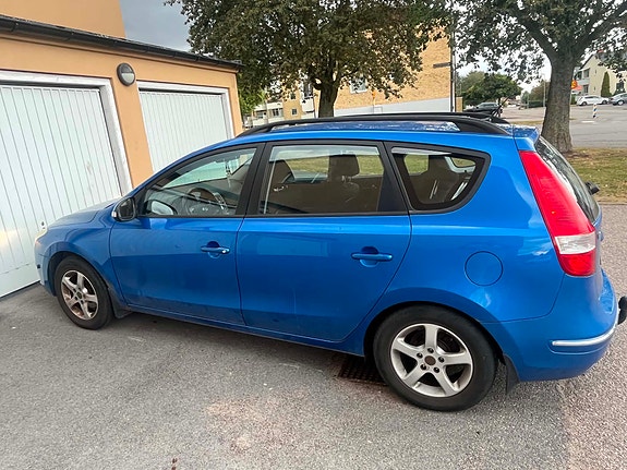 Hyundai i30 4 of 4