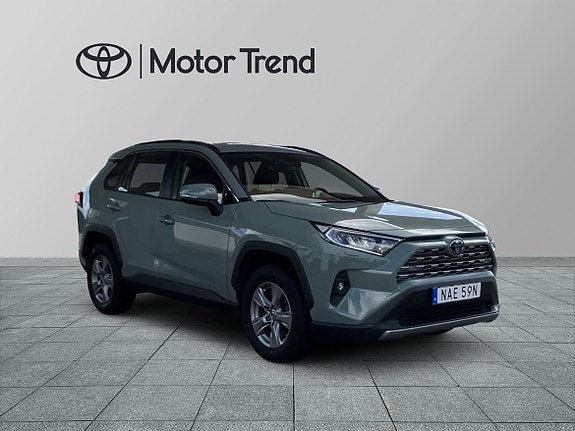 Toyota RAV4 7 of 17