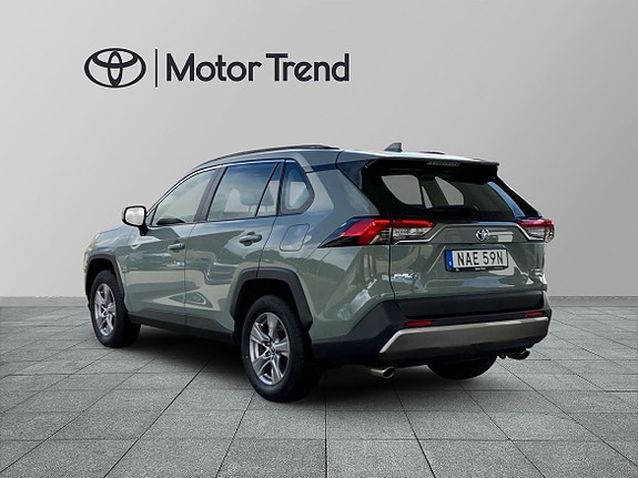 Toyota RAV4 3 of 17