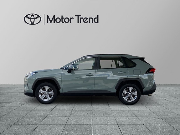 Toyota RAV4 4 of 17