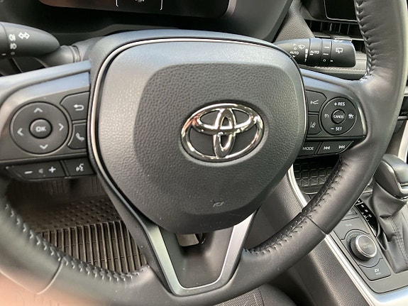 Toyota RAV4 17 of 17