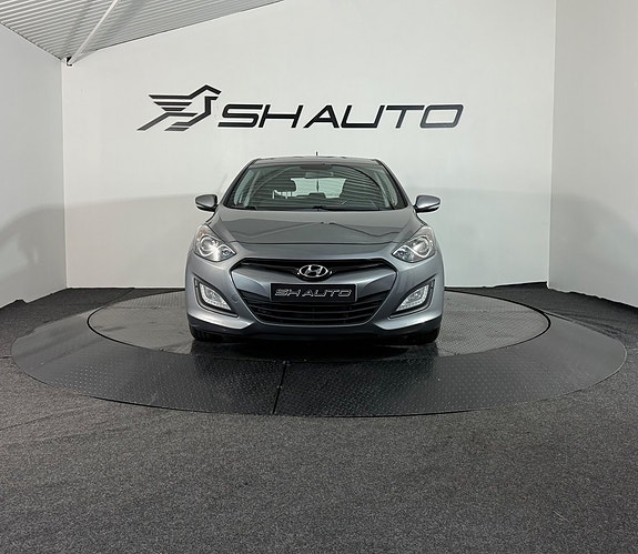 Hyundai i30 2 of 18