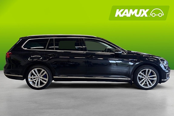 Volkswagen Passat 2 of 23