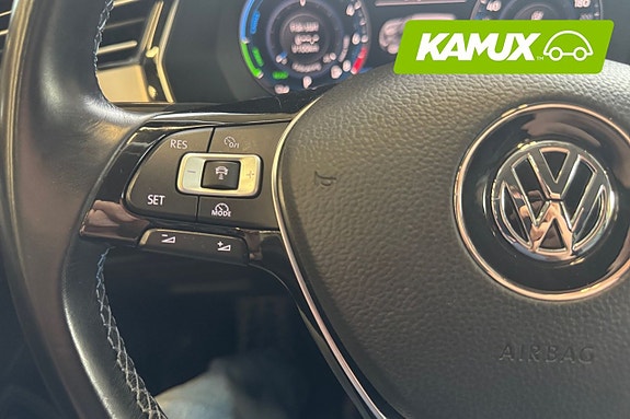 Volkswagen Passat 22 of 23