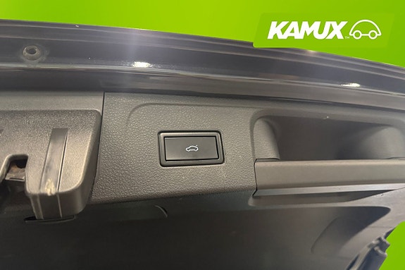 Volkswagen Passat 17 of 23