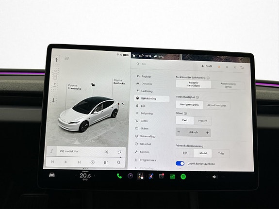 Tesla Model 3 24 of 30