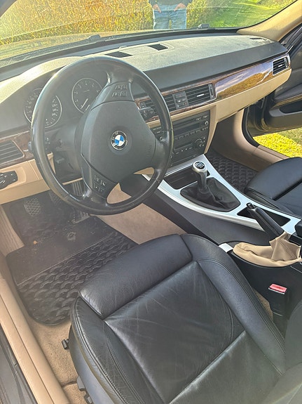 BMW 325i 8 of 9