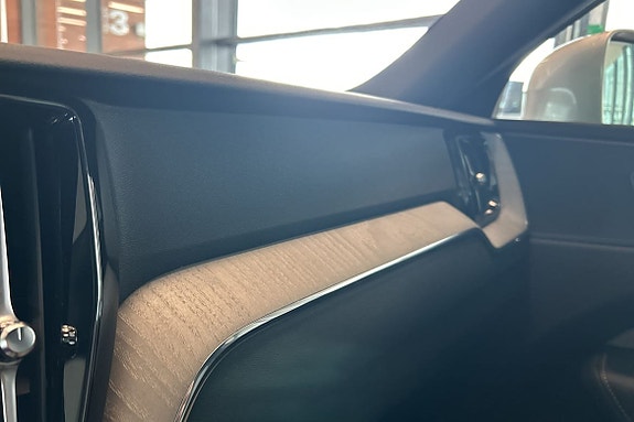 Volvo XC60 30 of 30