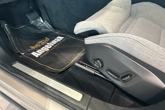 Volvo XC60 24 of 30