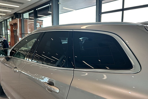Volvo XC60 18 of 30