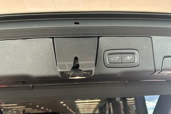 Volvo XC60 16 of 30