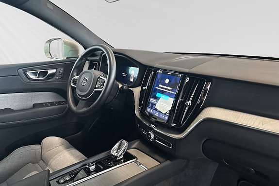 Volvo XC60 10 of 30