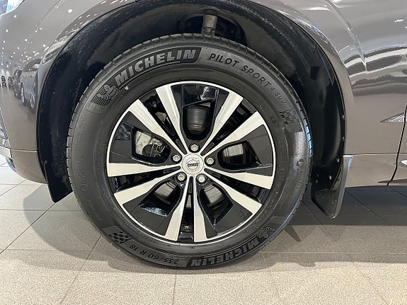 Volvo XC60 3 of 18