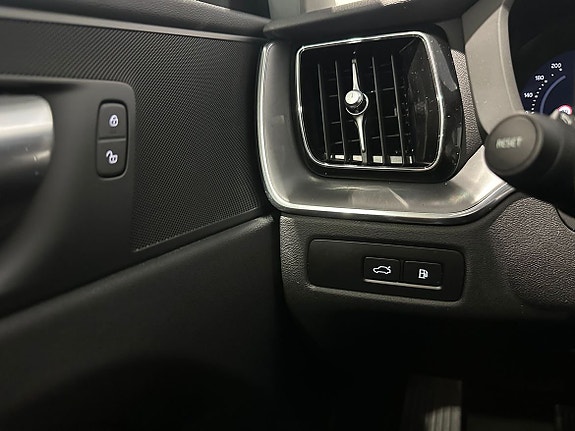 Volvo XC60 17 of 18