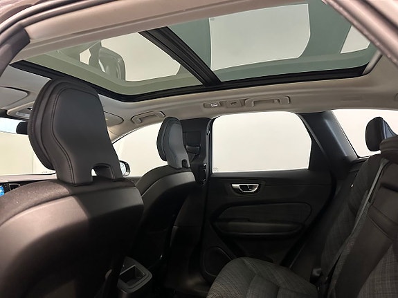 Volvo XC60 13 of 18