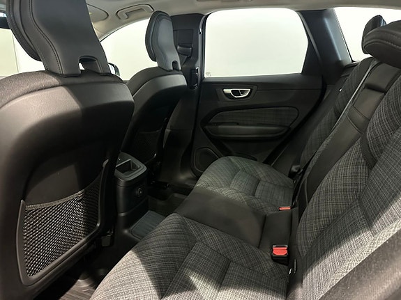 Volvo XC60 12 of 18