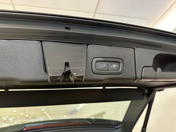 Volvo XC60 9 of 18