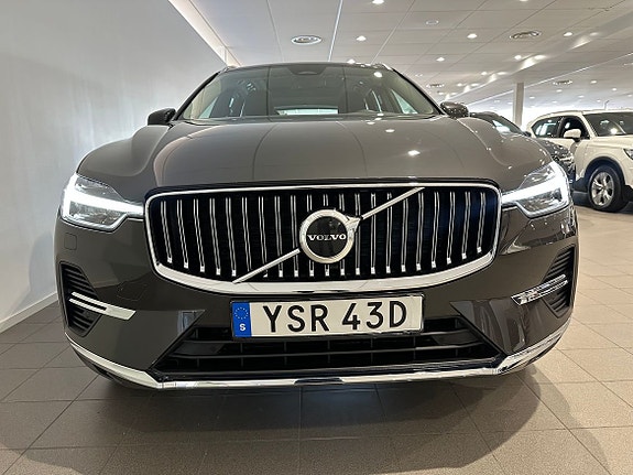 Volvo XC60 2 of 18