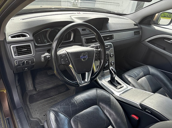 Volvo XC70 3 of 5