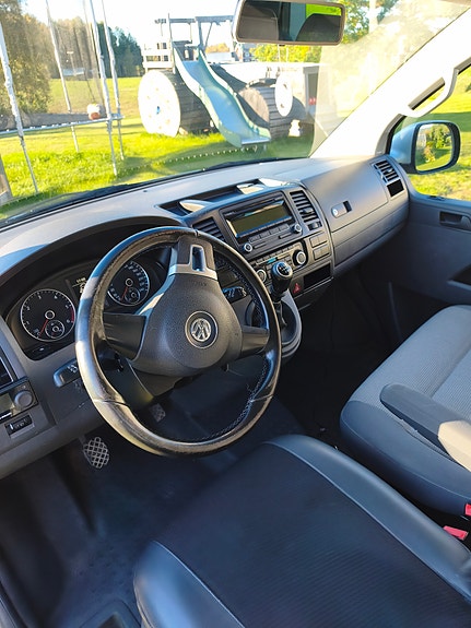Volkswagen Caravelle 8 of 10