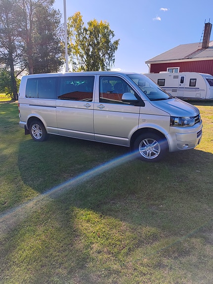Volkswagen Caravelle 4 of 10