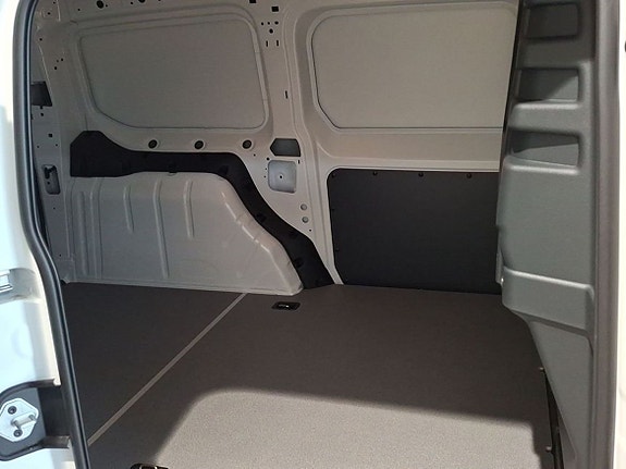 Volkswagen Caddy Maxi 12 of 13