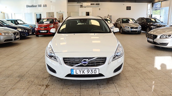 Volvo V60 7 of 17