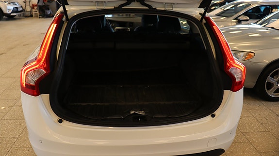 Volvo V60 9 of 17