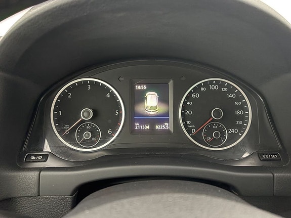 Volkswagen Tiguan 12 of 23