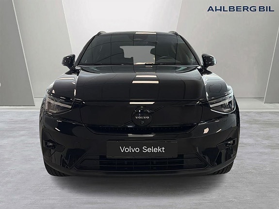 Volvo EX40 6 of 29