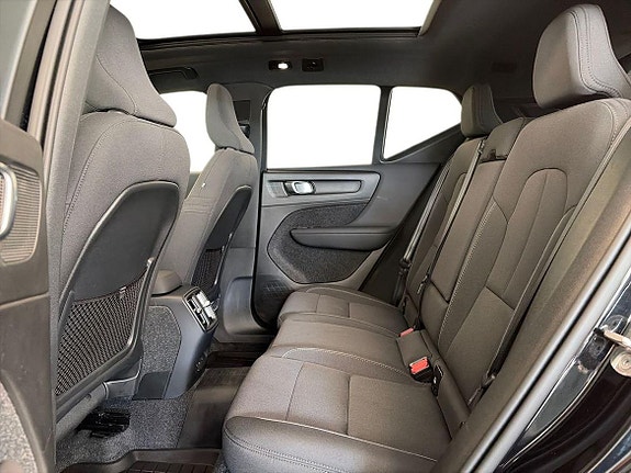 Volvo EX40 23 of 29
