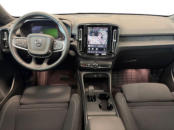 Volvo EX40 14 of 29