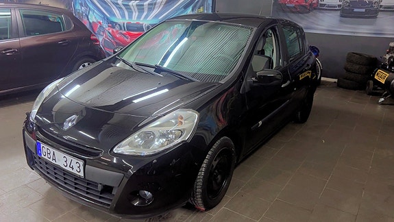 Renault Clio 2 of 7