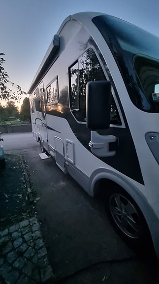 Adria Vision i677 SP 4 of 16