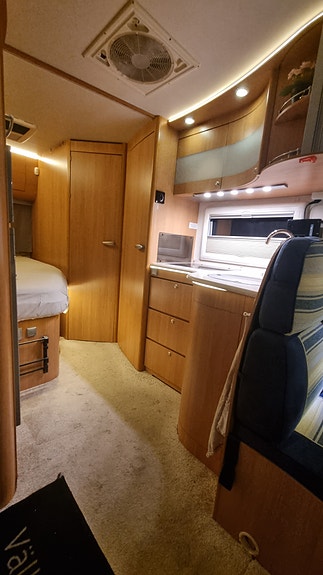 Adria Vision i677 SP 9 of 16