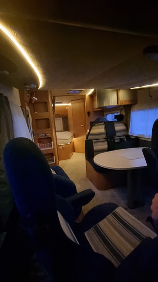 Adria Vision i677 SP 8 of 16
