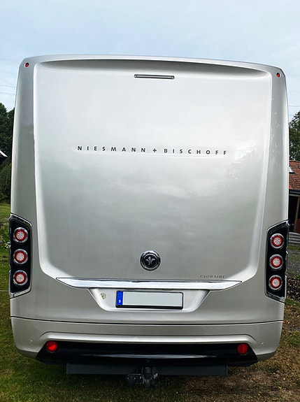 Niesmann+Bischoff Arto 83F 2 of 9