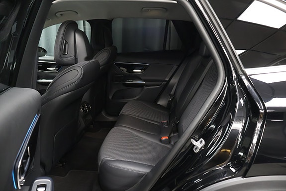 Mercedes-Benz GLC300 e 12 of 25