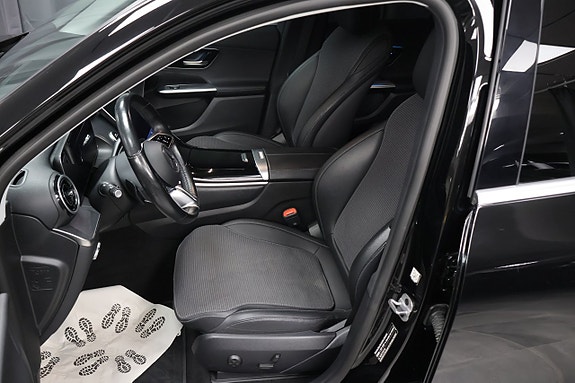 Mercedes-Benz GLC300 e 11 of 25