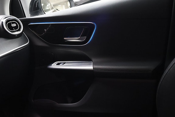Mercedes-Benz GLC300 e 25 of 25