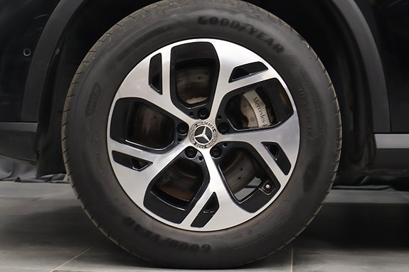 Mercedes-Benz GLC300 e 6 of 25