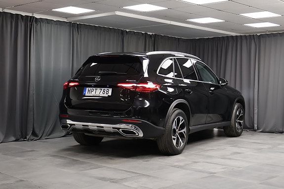 Mercedes-Benz GLC300 e 2 of 25