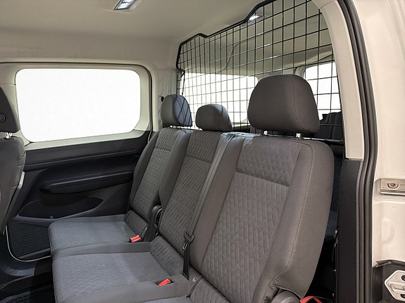 Volkswagen Caddy Maxi 27 of 30