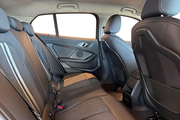 BMW 118i 15 of 19