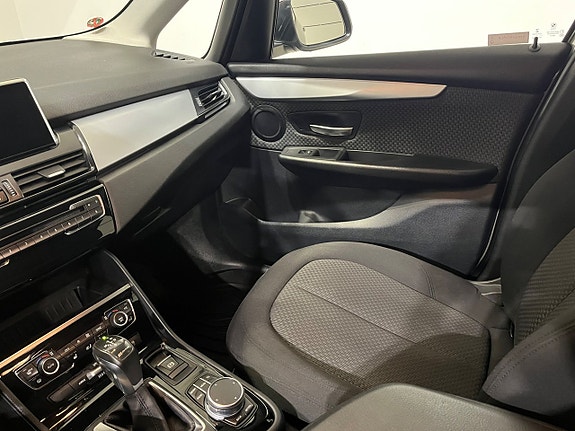 BMW 225xe 15 of 20