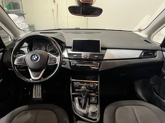 BMW 225xe 12 of 20