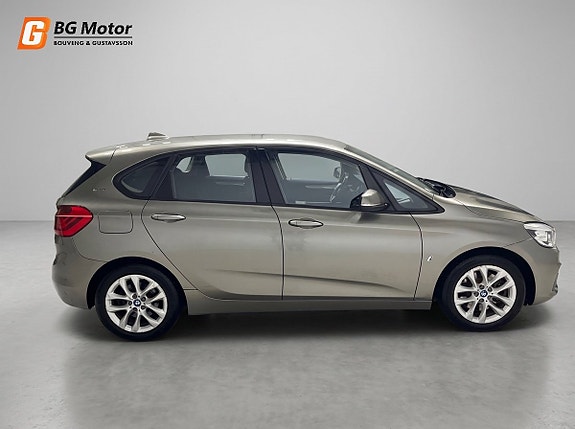 BMW 225xe 3 of 20